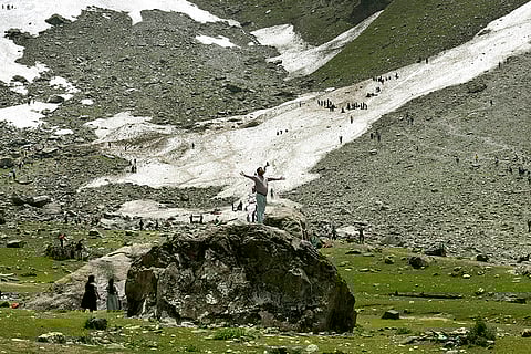 Tourist at Thajwas area of Sonamarg